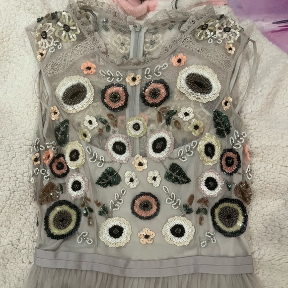 BEAUTIFUL beaded needle and thread gown!! Worn once!! - Picture 3 of 5